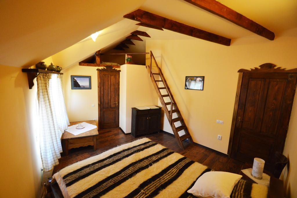 Arts And Crafts Guesthouse Baia Sprie Exterior foto