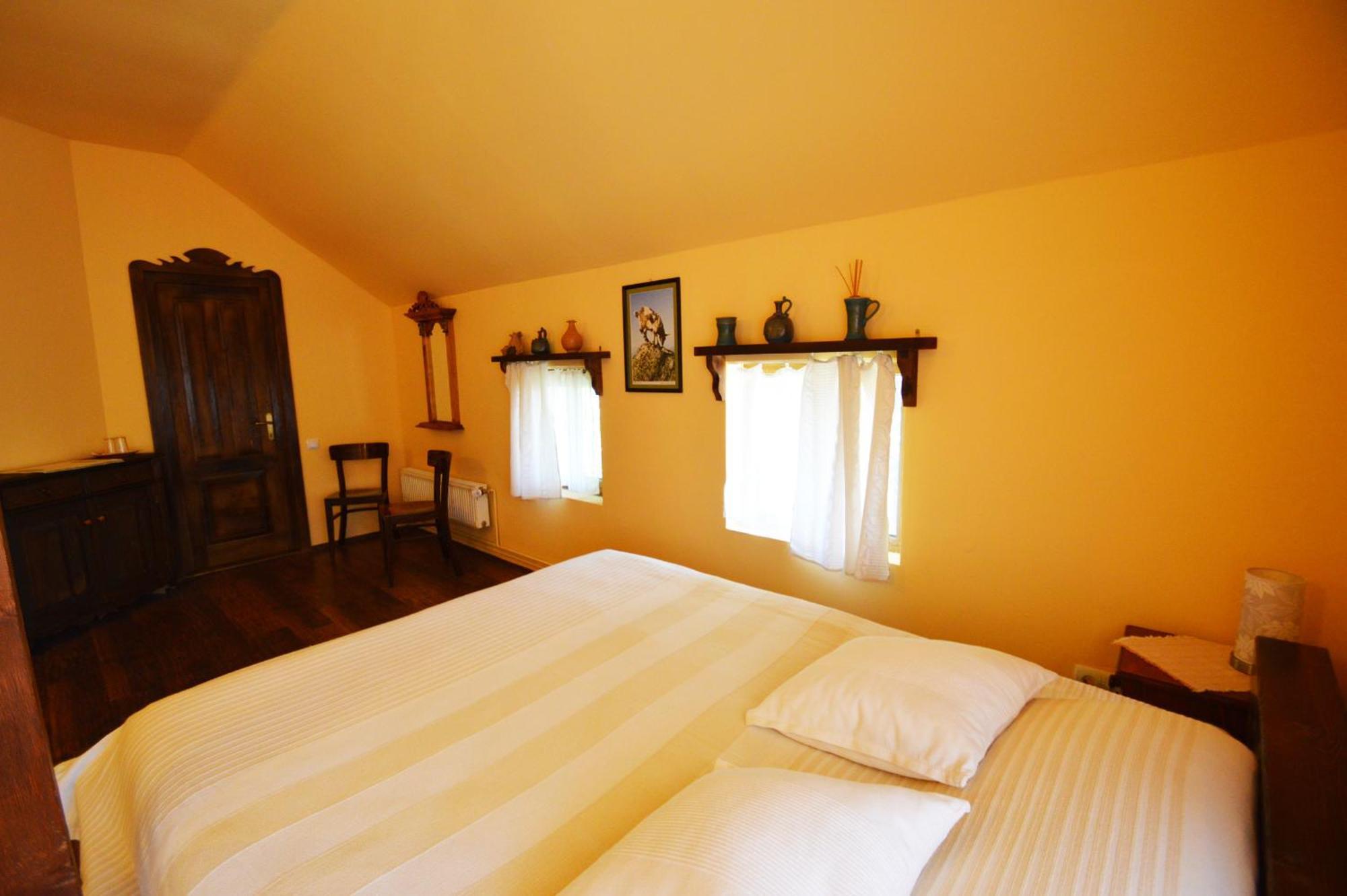 Arts And Crafts Guesthouse Baia Sprie Quarto foto
