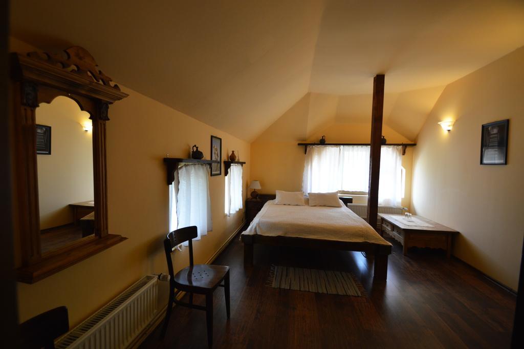 Arts And Crafts Guesthouse Baia Sprie Exterior foto