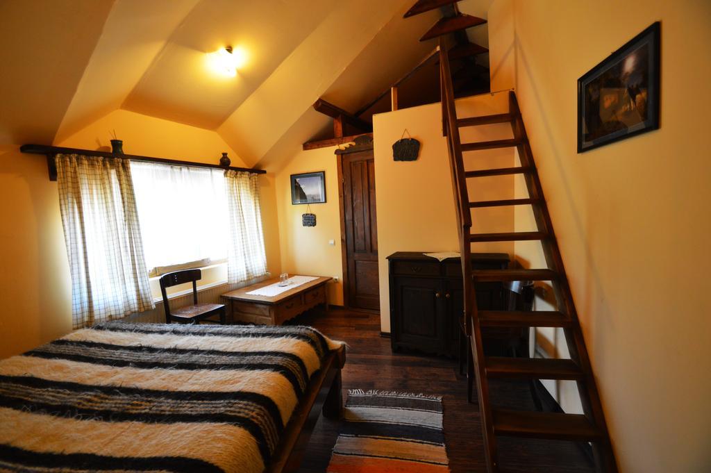 Arts And Crafts Guesthouse Baia Sprie Exterior foto